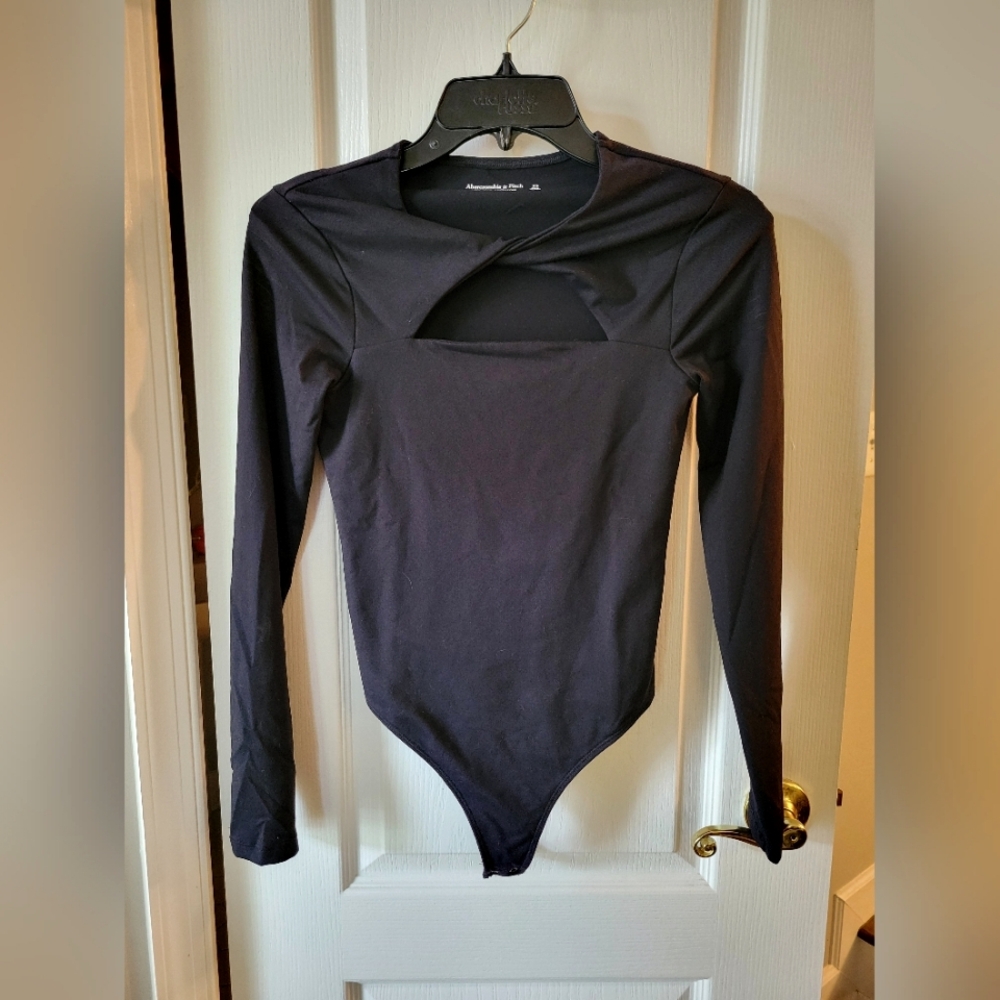 Abercrombie & Fitch Soft A&F Twisted Cutout Bodysuit Black Size XS Long Sleeve